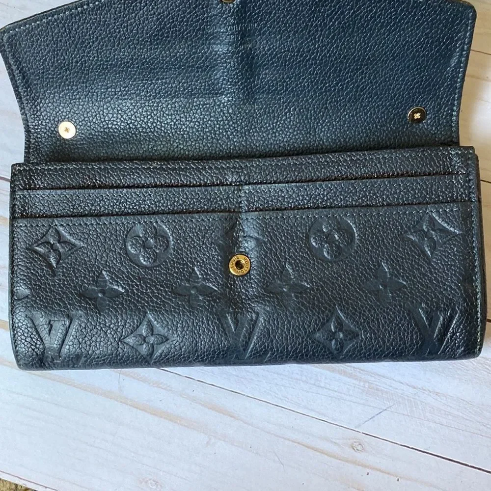 Louis Vuitton Black Crossbody Wallet with Gold Chain